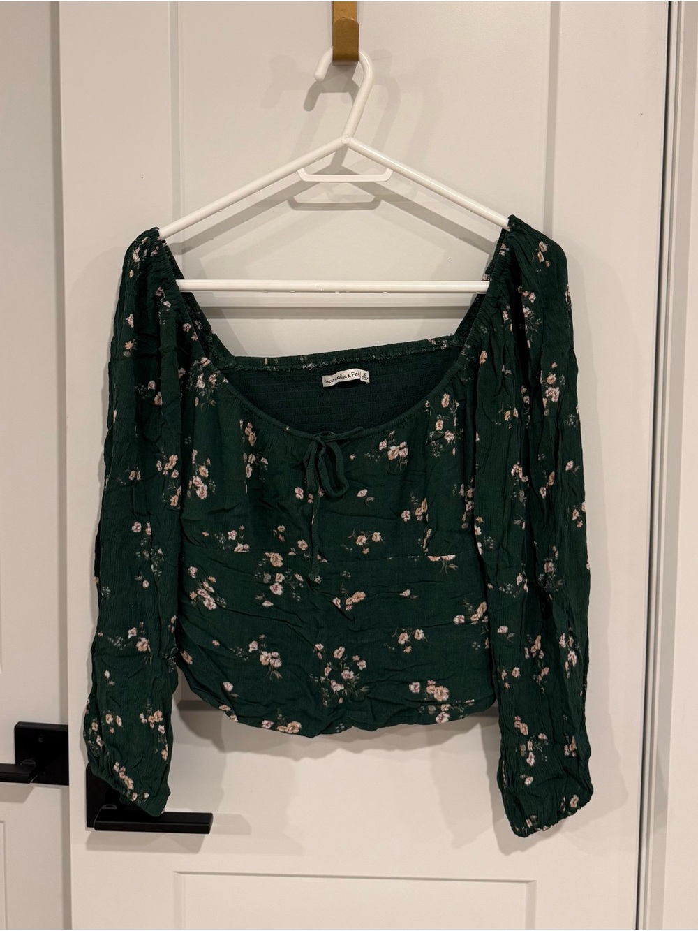 Abercrombie & Fitch Dark Green Floral Long-Sleeve Peasant Blouse